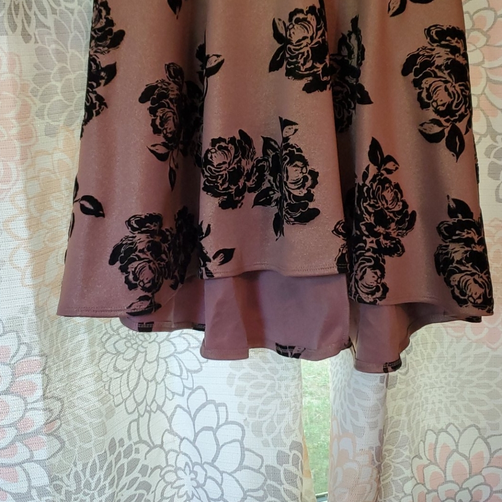 Dress - Picture 2 of 4